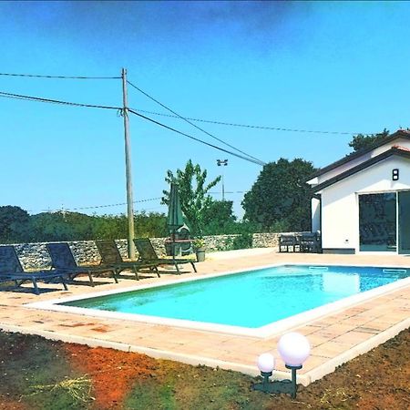 Cozy House With Pool Near Rovinj Kanfanar Exterior foto